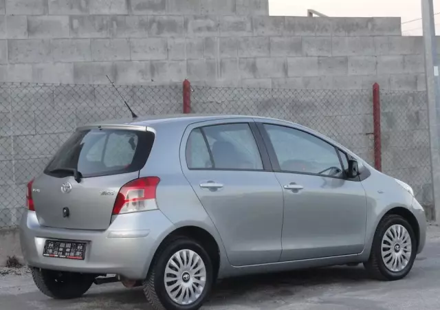 TOYOTA Yaris 1.33 Prestige