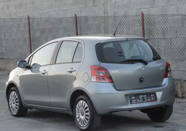 TOYOTA Yaris 1.33 Prestige