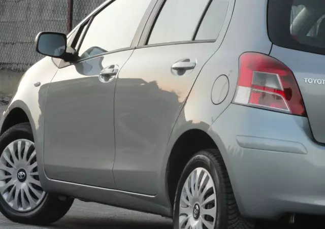 TOYOTA Yaris 1.33 Prestige