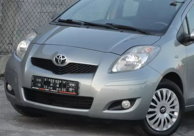 TOYOTA Yaris 1.33 Prestige