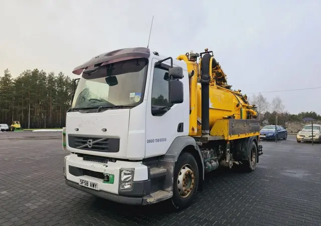 VOLVO FULLER TANKERS 2008 WUKO do zbierania odpadów płynnych 