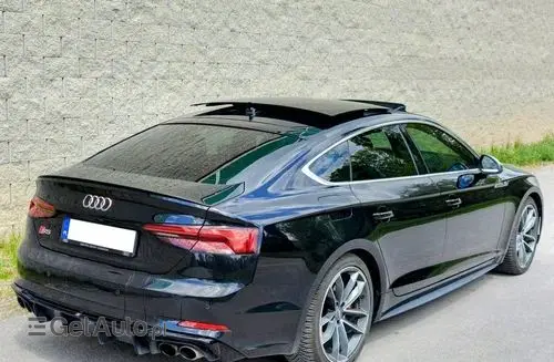 AUDI S5 