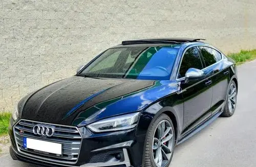 AUDI S5 