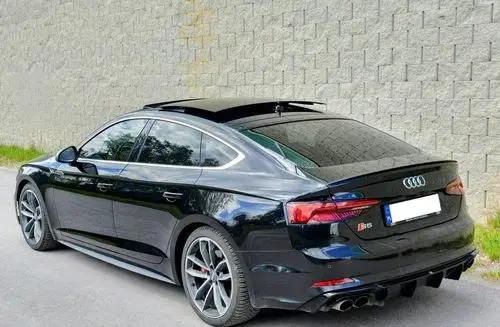 AUDI S5 