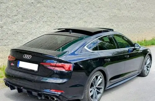 AUDI S5 