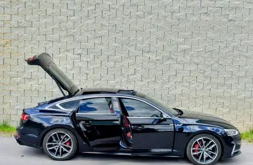 AUDI S5 