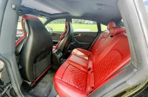AUDI S5 