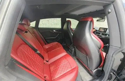 AUDI S5 