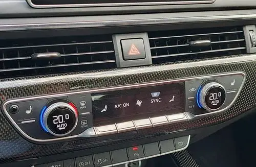 AUDI S5 