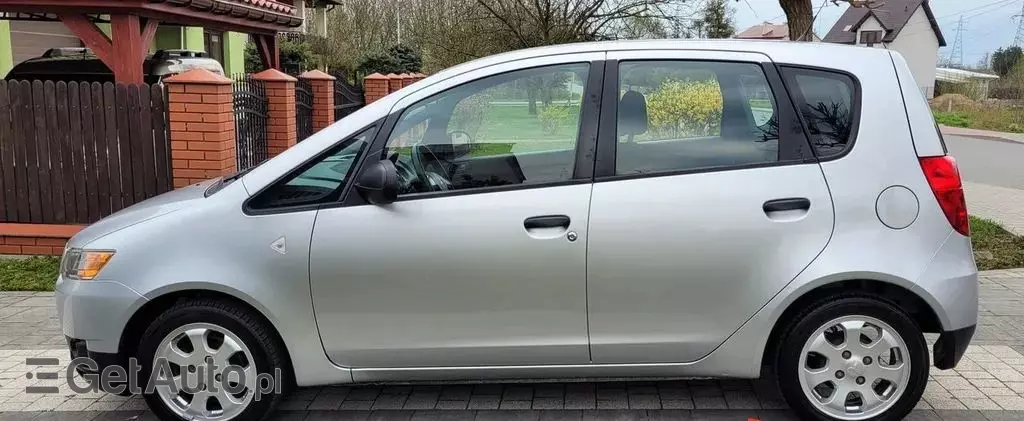 MITSUBISHI Colt 