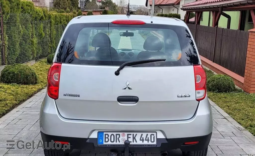 MITSUBISHI Colt 