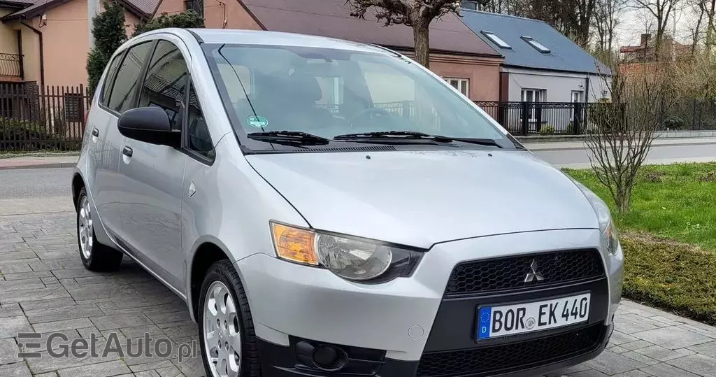 MITSUBISHI Colt 