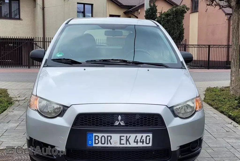 MITSUBISHI Colt 