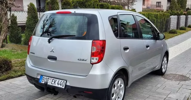 MITSUBISHI Colt 