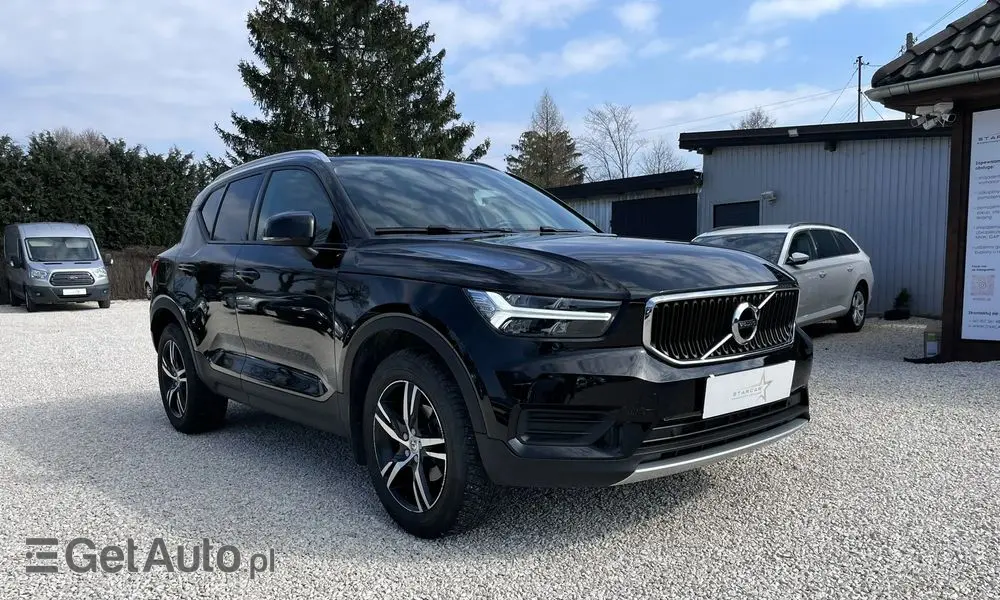VOLVO XC 40 T3 Geartronic Momentum