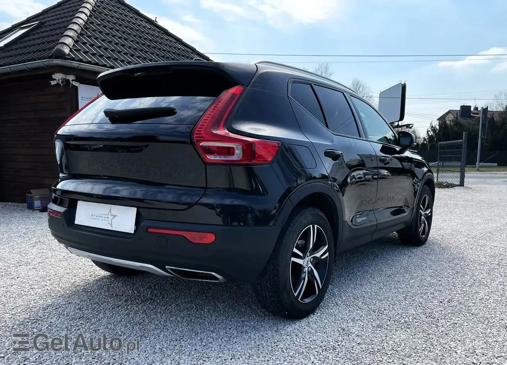 VOLVO XC 40 T3 Geartronic Momentum