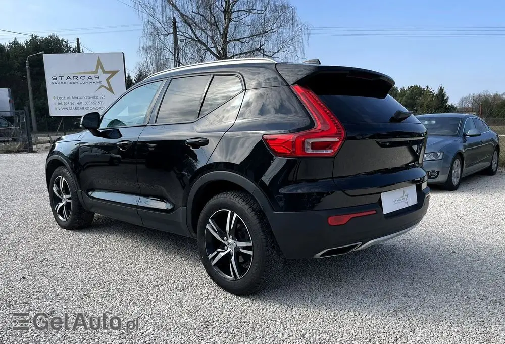 VOLVO XC 40 T3 Geartronic Momentum