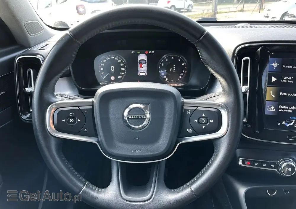 VOLVO XC 40 T3 Geartronic Momentum