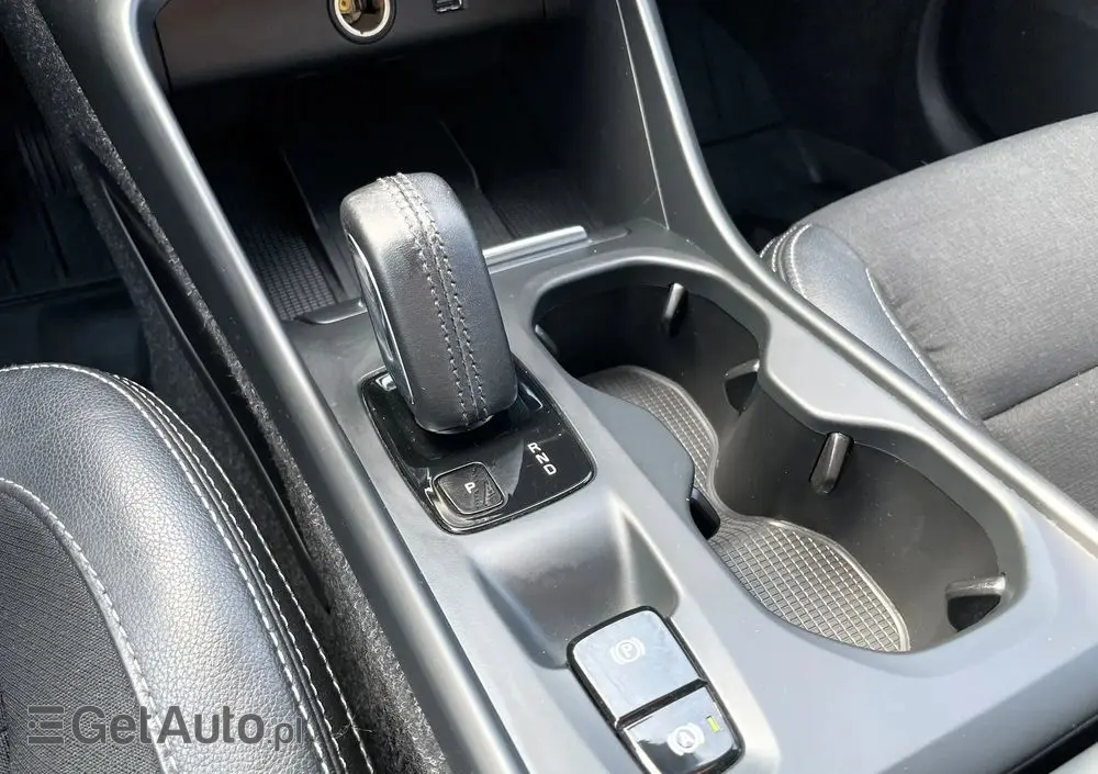 VOLVO XC 40 T3 Geartronic Momentum