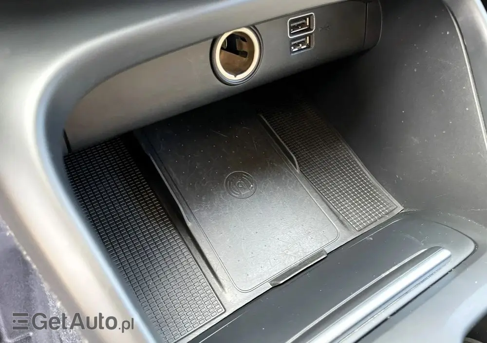 VOLVO XC 40 T3 Geartronic Momentum