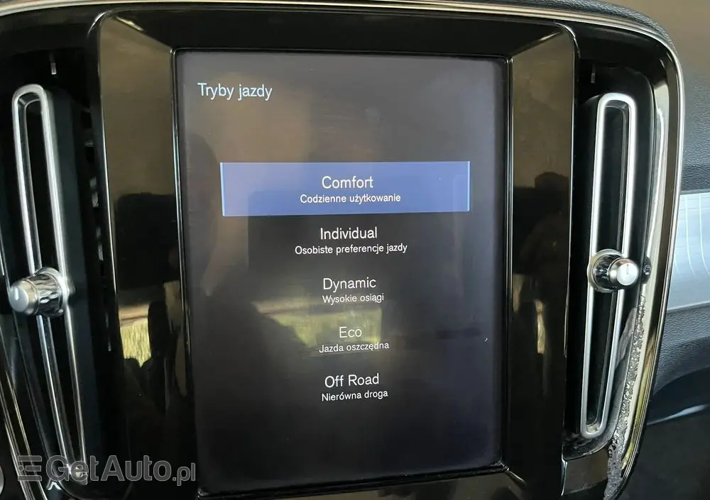 VOLVO XC 40 T3 Geartronic Momentum