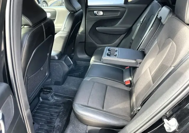 VOLVO XC 40 T3 Geartronic Momentum