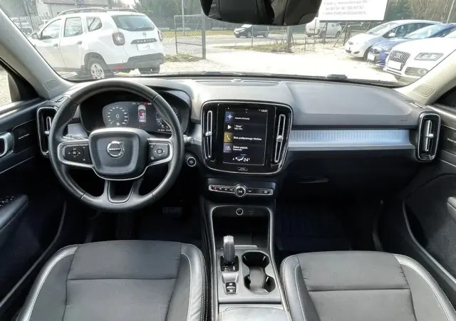 VOLVO XC 40 T3 Geartronic Momentum