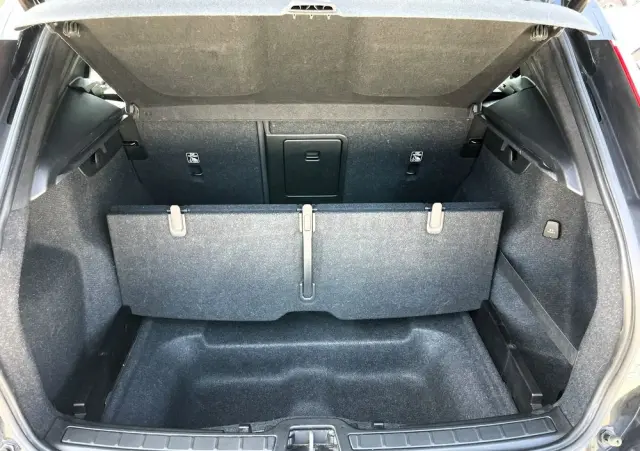 VOLVO XC 40 T3 Geartronic Momentum