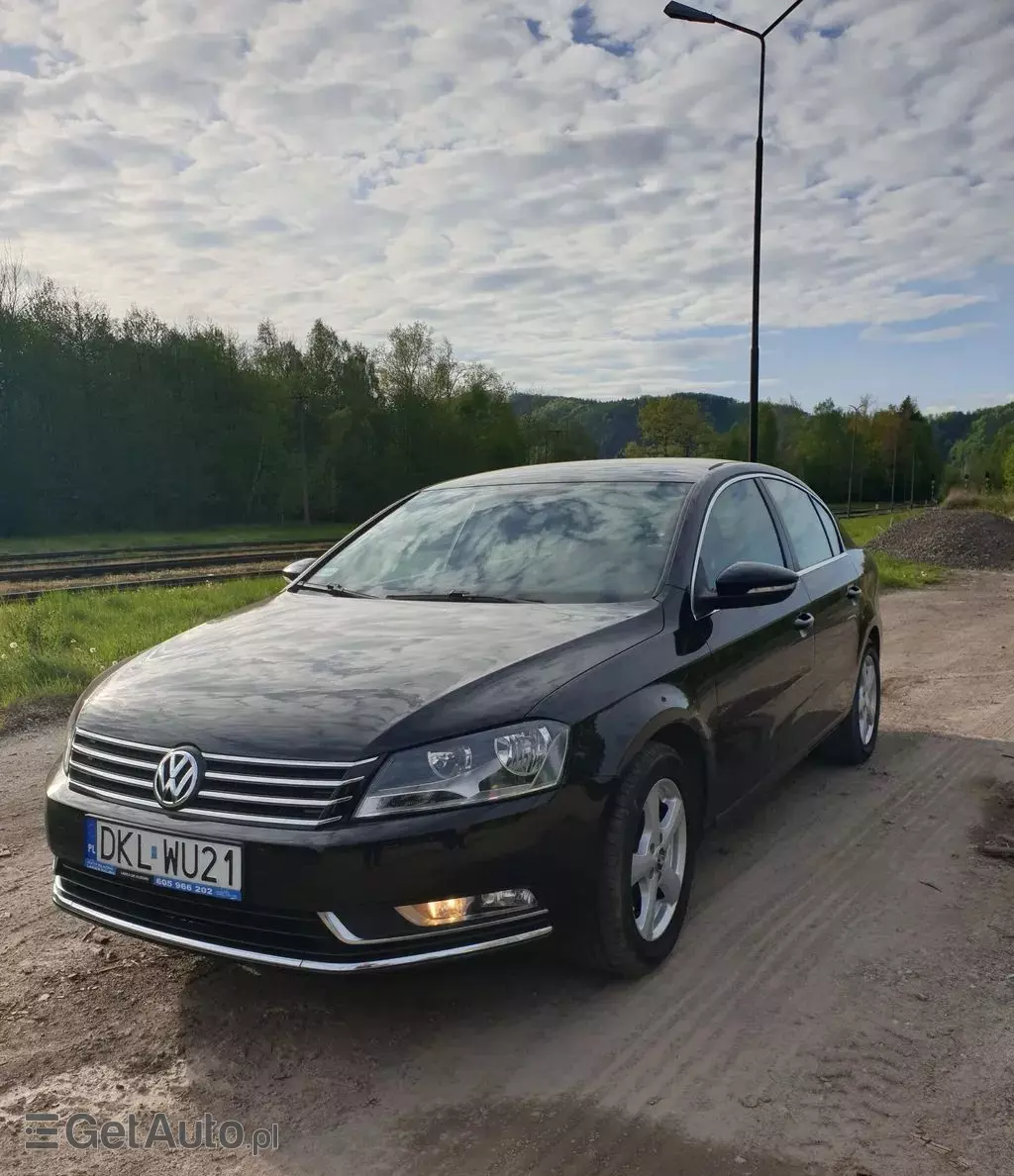 VOLKSWAGEN Passat 