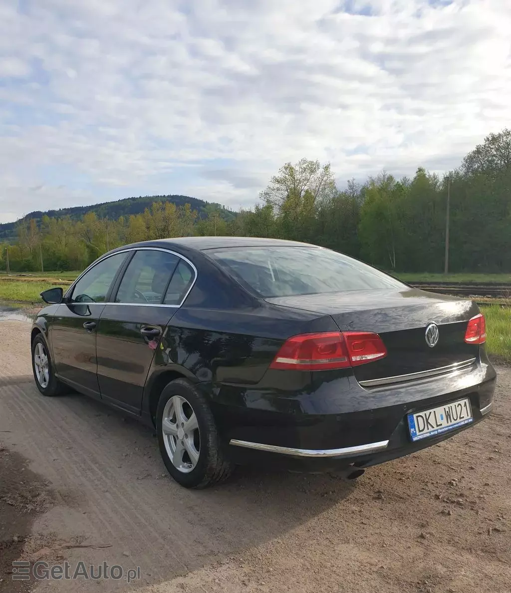 VOLKSWAGEN Passat 