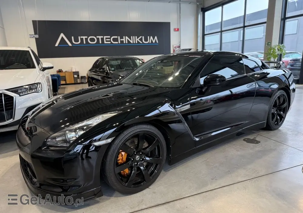 NISSAN GT-R Black Edition