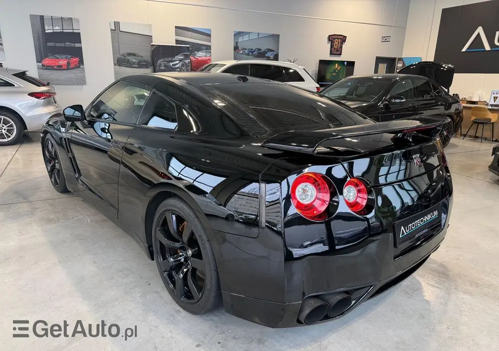 NISSAN GT-R Black Edition