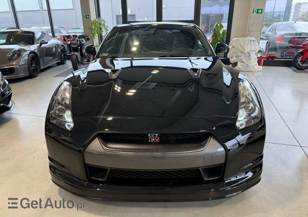 NISSAN GT-R Black Edition
