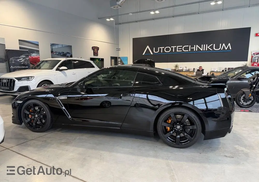 NISSAN GT-R Black Edition