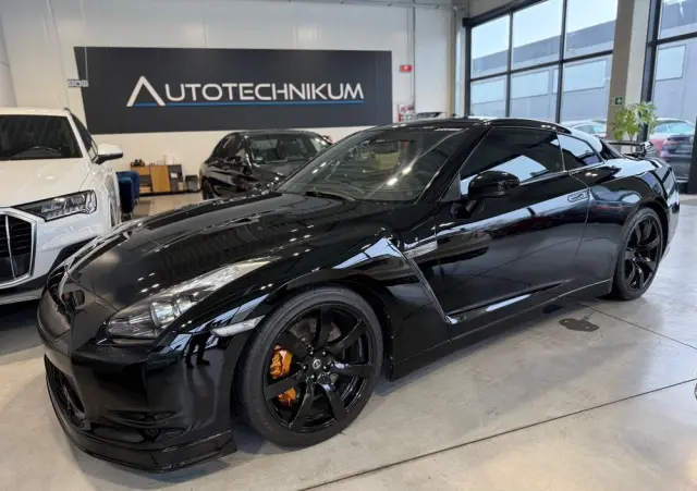 NISSAN GT-R Black Edition
