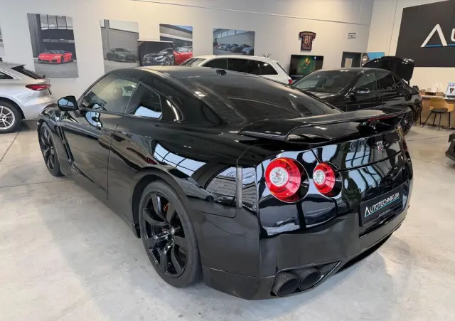 NISSAN GT-R Black Edition