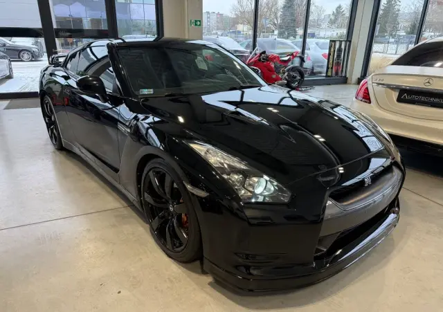 NISSAN GT-R Black Edition