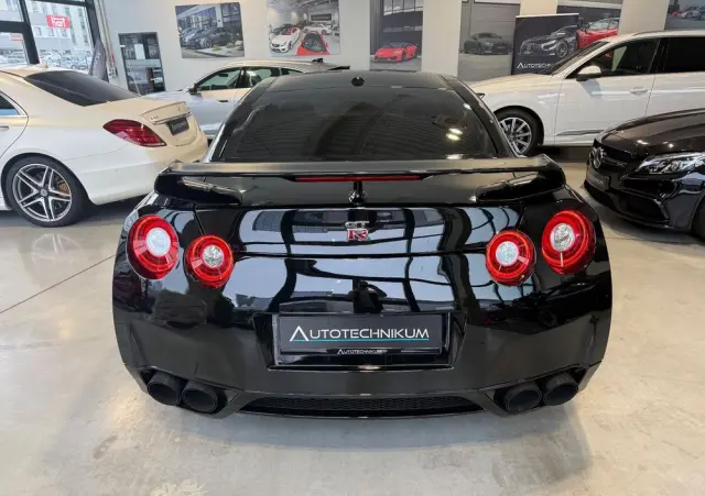 NISSAN GT-R Black Edition