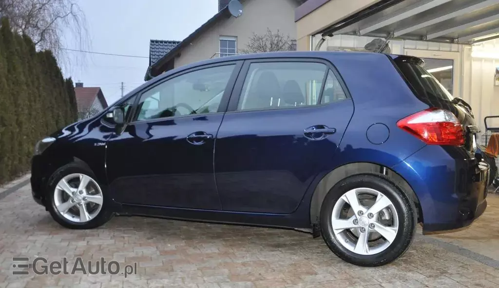 TOYOTA Auris 1.6 16V Valvematic (132 KM)