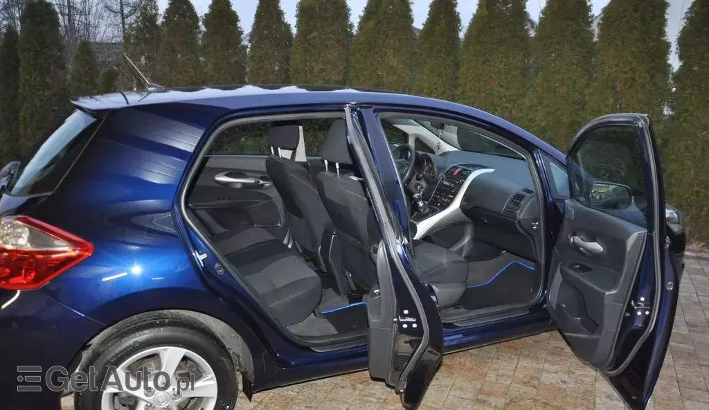 TOYOTA Auris 1.6 16V Valvematic (132 KM)