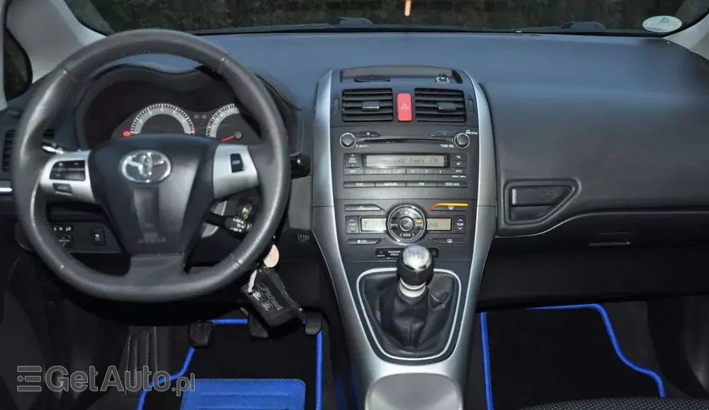 TOYOTA Auris 1.6 16V Valvematic (132 KM)