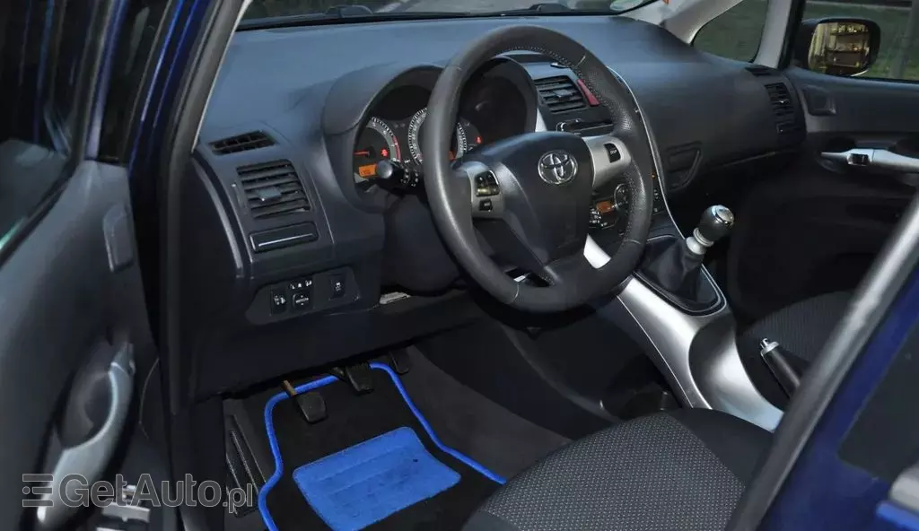 TOYOTA Auris 1.6 16V Valvematic (132 KM)