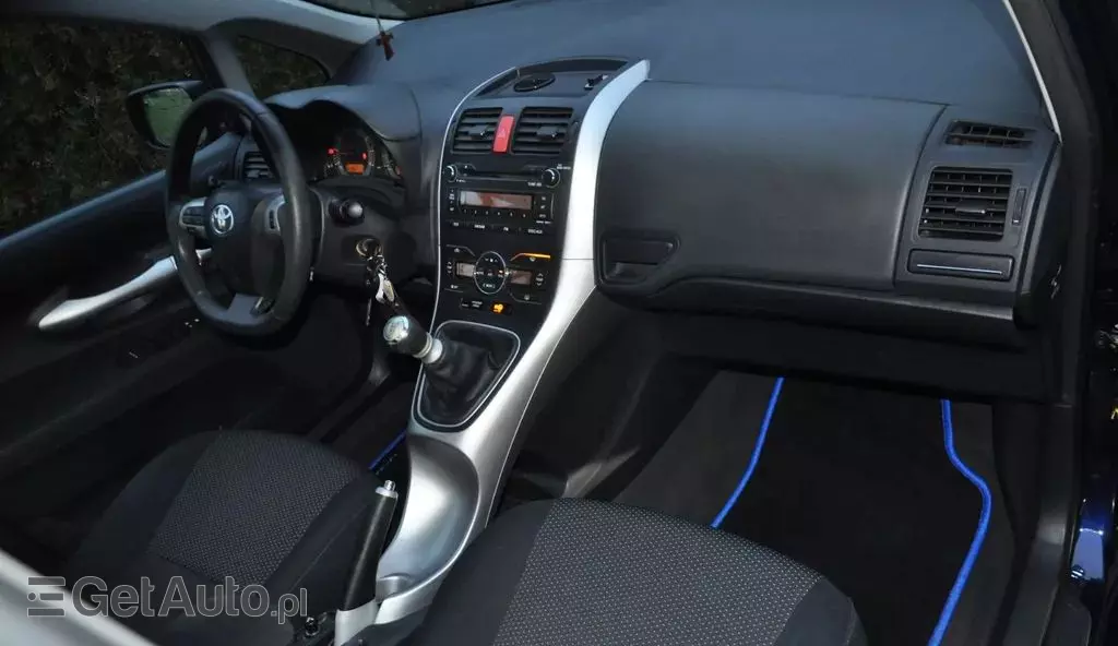 TOYOTA Auris 1.6 16V Valvematic (132 KM)