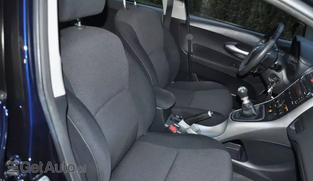 TOYOTA Auris 1.6 16V Valvematic (132 KM)