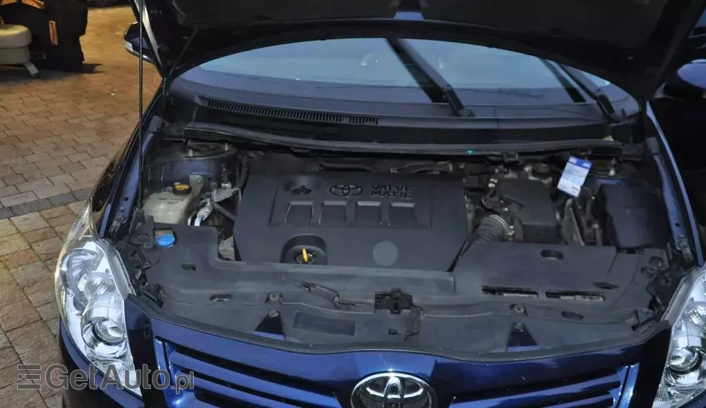 TOYOTA Auris 1.6 16V Valvematic (132 KM)