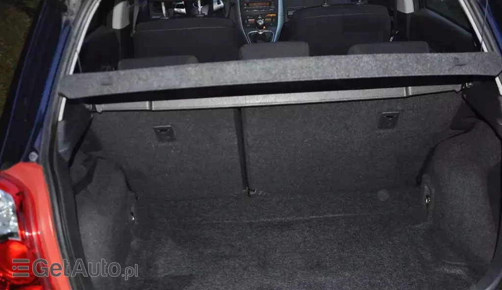 TOYOTA Auris 1.6 16V Valvematic (132 KM)