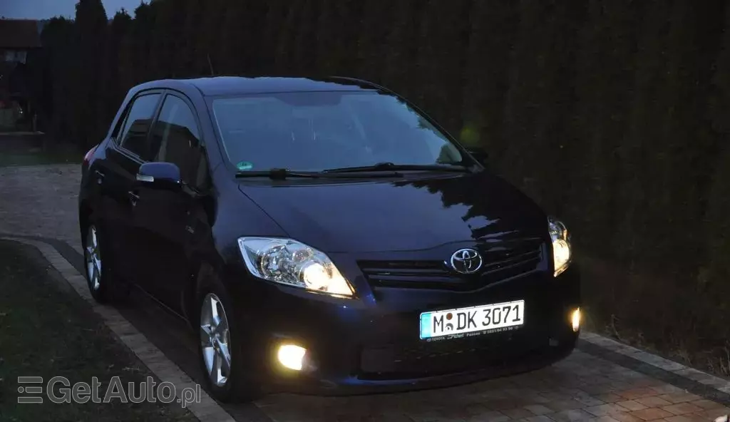 TOYOTA Auris 1.6 16V Valvematic (132 KM)