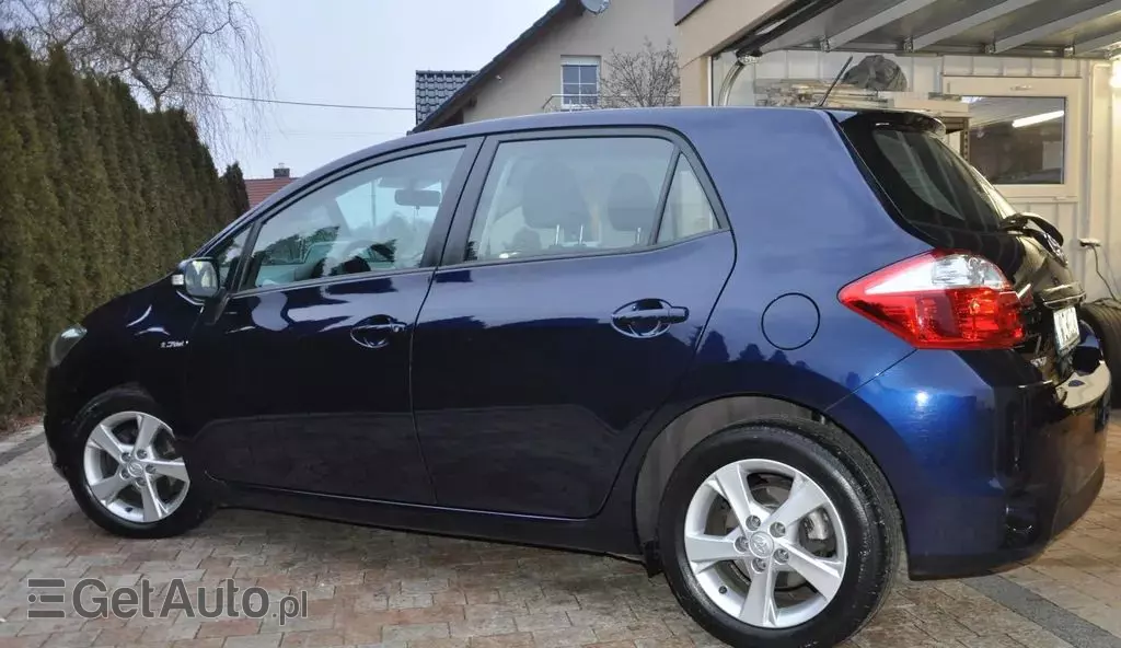 TOYOTA Auris 1.6 16V Valvematic (132 KM)