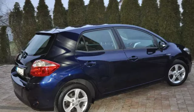 TOYOTA Auris 1.6 16V Valvematic (132 KM)