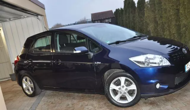 TOYOTA Auris 1.6 16V Valvematic (132 KM)